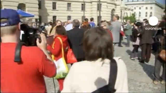 Judíos y musulmanes unidos en Berlín a favor de la circuncisión смотреть онлайн