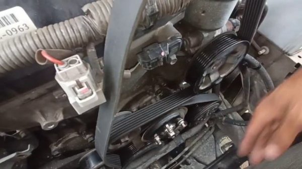Removing or installing serpentine belt Toyota Fortuner