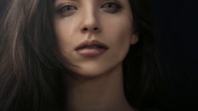 Стихотворение "Прошу,меня верни.." смотреть онлайн