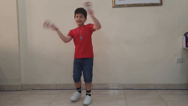 Grade 2, Sing and Dance using Maracas for Community Leader смотреть онлайн