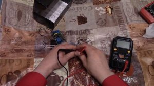 Прозвонка конденсаторов на плате ESR метром BSIDE ESR02PRO .