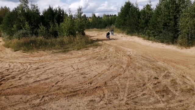 Покатушка на кроссовой трассе. смотреть онлайн