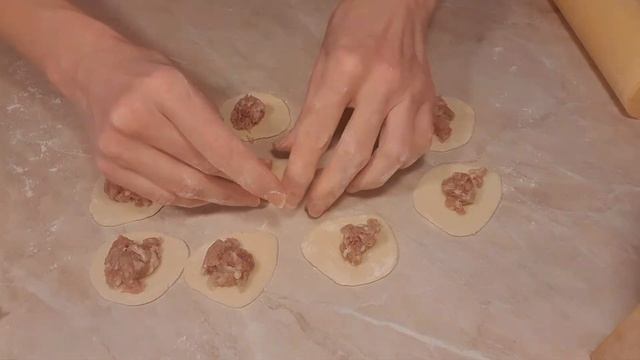 Пельмени. Очень вкусные пельмени домашнего приготовления! смотреть онлайн