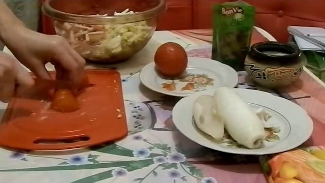 Салат с кальмарами и крабовыми палочками. Салаты. смотреть онлайн