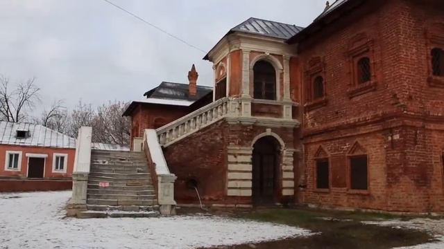 Крутицкое подворье: место, где всё дышит древностью смотреть онлайн