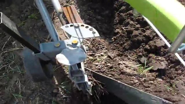 Первая вспашка мотоблоком смотреть онлайн