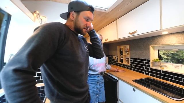 Roomtour #2 Peugeot Boxer DIY Campervan mit Stauraum ohne Ende und riesiger Dachterasse und Dusche смотреть онлайн