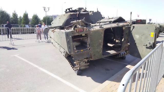 Второй обзор на БМП CV-90 смотреть онлайн