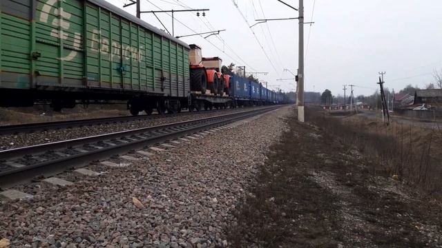 "Напесочили"! Электровоз ВЛ10К-315+ВЛ10К-828 с длиннющим грузовым поездом.БМО ж/д смотреть онлайн