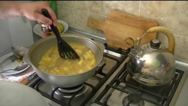 Рагу с картофаном и свининкой смотреть онлайн