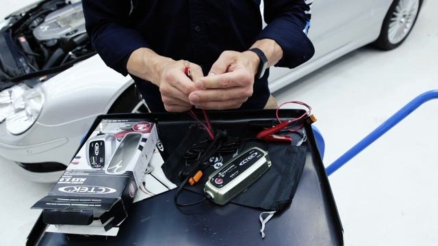 Our 500hp AMG Gets A Ctek Trickle Charger! Ctek MXS5.0 - Sparesbox смотреть онлайн