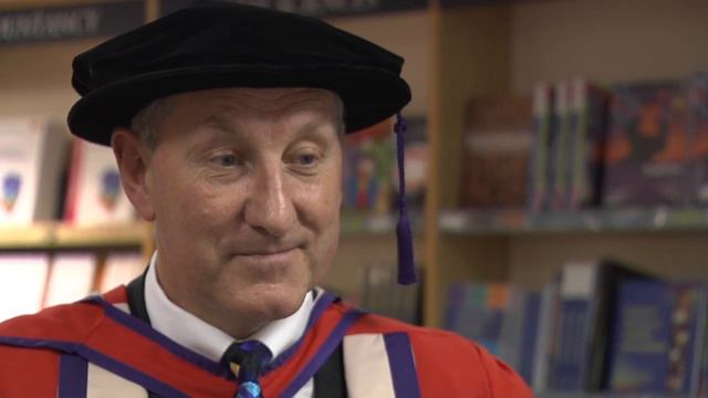 Terry Butcher Honorary Graduate Interview смотреть онлайн