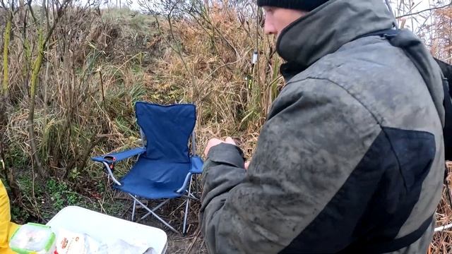 ЛОВЛЯ ПЛОТВЫ В НОЯБРЕ...ВЫЕЗД НА КРЮКОВСКИЙ КАНАЛ С ГЕНЕРАЛОМ И ВИТЬКОМ... смотреть онлайн