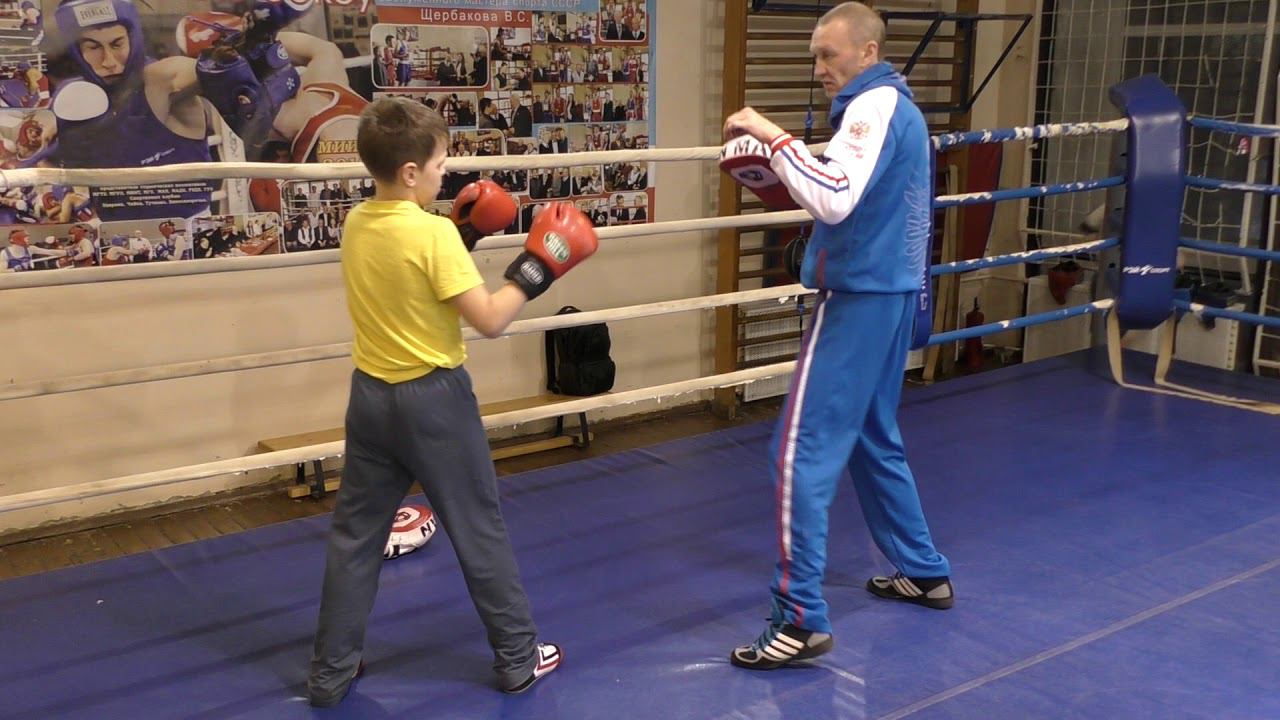 Для боксера-левши - простая комбинация передней рукой... смотреть онлайн