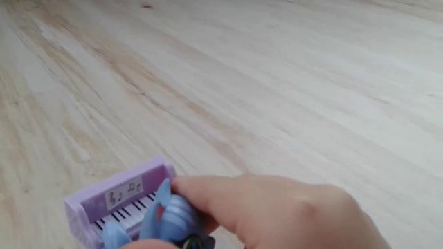 Как Серебро играет на пианино смотреть онлайн