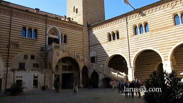 Палаццо делла Раджоне, Верона, Италия ,путешествуем с Ларуссия смотреть онлайн