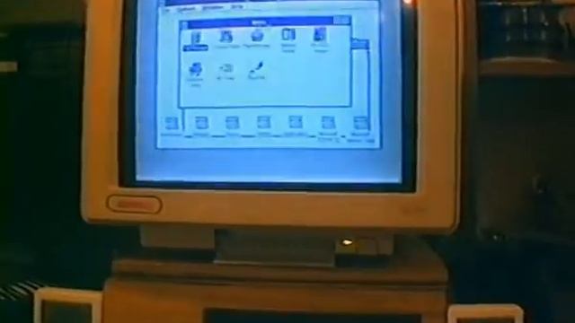 A trip back to the 90's (ft. a 386 PC) смотреть онлайн