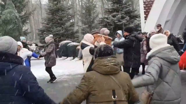 СЕГОДНЯ 3 февраля 2024 гХОРОВОД В ЧЕСТЬ САН САНЫЧАИ НИНЫ! .СЧАСТЬЯ ПОЖЕЛАТЬ! ХАРЬКОВ ТАНЦЫ смотреть онлайн