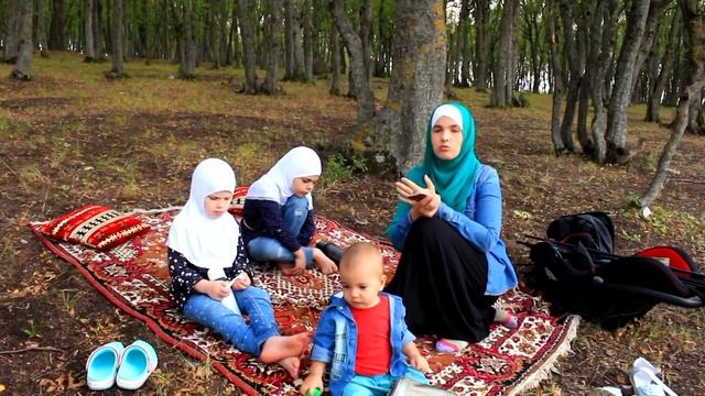 ВОПРОС-ОТВЕТ: В ХИДЖАБЕ С ПЕЛЕНОК? КАК ВОСПИТЫВАЕМ? КАК СНИМАЕМ? смотреть онлайн