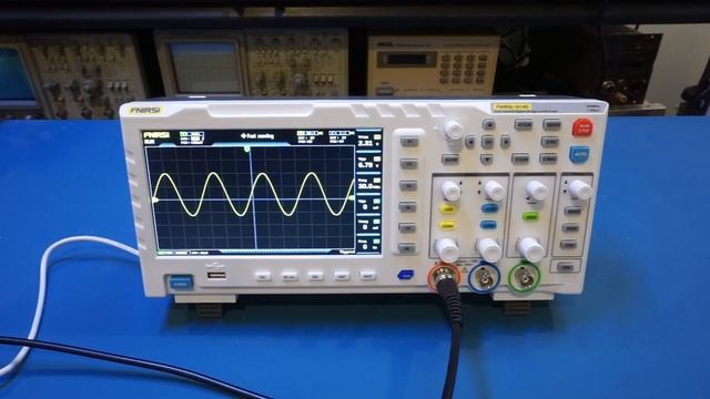 Review/Teardown of a FNIRSI 1014D DSO - 100 MHz or 30 MHz Bandwidth? смотреть онлайн
