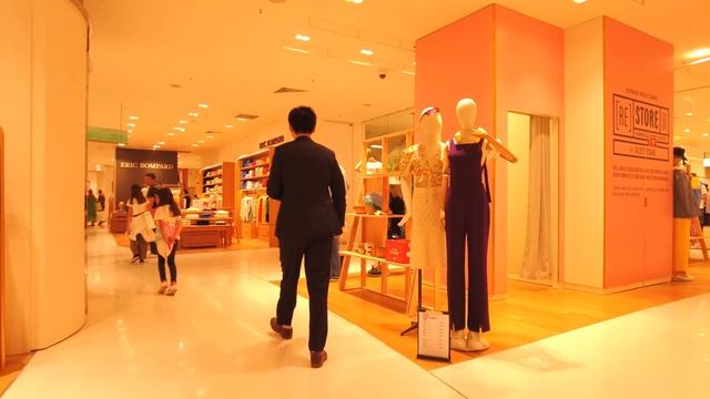 Walking in Galeries Lafayette from Ground floor to Rooftop (terrace), Paris France [4K UHD] смотреть онлайн