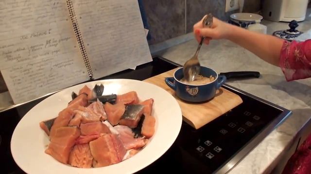 Красная рыба маринованная с луком смотреть онлайн