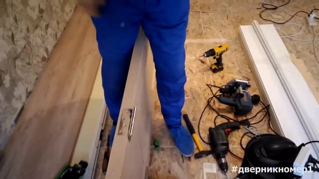 Врезка петли в дверь за 1 минуту. Установка дверей. смотреть онлайн