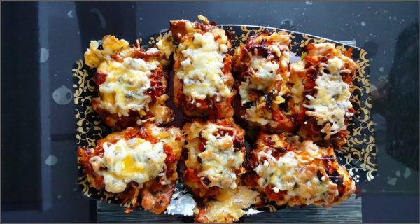 Блюдо из красной рыбы. _Фригат_. Пальчики оближешь. A dish of red fish. _Frigate_.