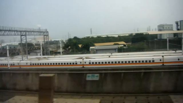 в скоростном поезде Тайбей - Гаосюн.Ноябрь 2013 смотреть онлайн