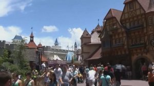 КАК ВЫГЛЯДИТ ДИСНЕЙЛЕНД В РАЗНЫХ СТРАНАХ МИРА???