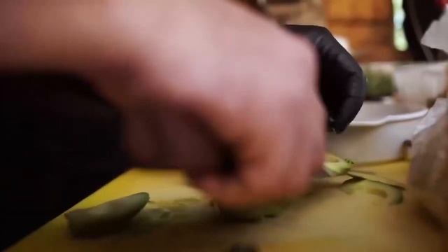 Кейтеринг в горах смотреть онлайн