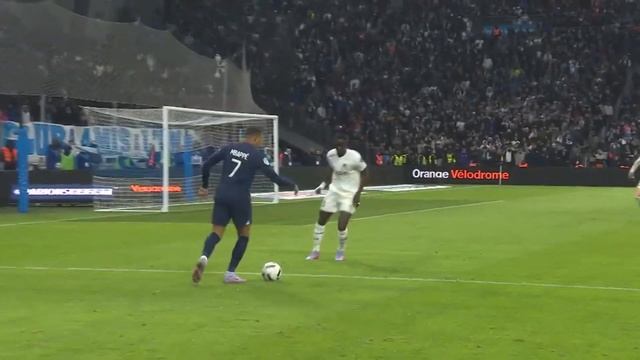 Лионель Месси забил 700 голов за клубы смотреть онлайн