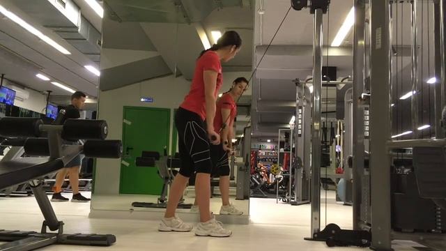 Жим книзу на блоке с прямой рукоятью