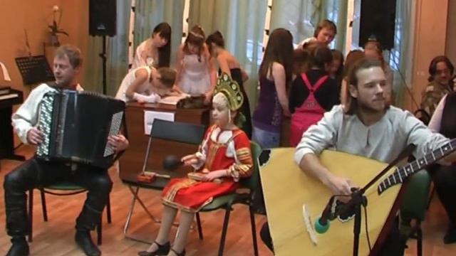"Гармонист играет твист" смотреть онлайн