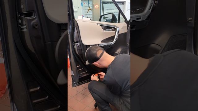 Toyota Rav4 wymiana głośników Pług and play i wyciszenie #timelapse смотреть онлайн