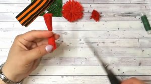 МК "Гвоздика из гофробумаги" брошь , с Георгиевской лентой к 9 мая.