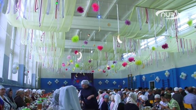 В татарском селе прошёл международный ифтар смотреть онлайн