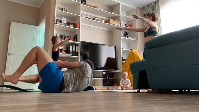 Идем к башне Челябинского феодала с курантами смотреть онлайн