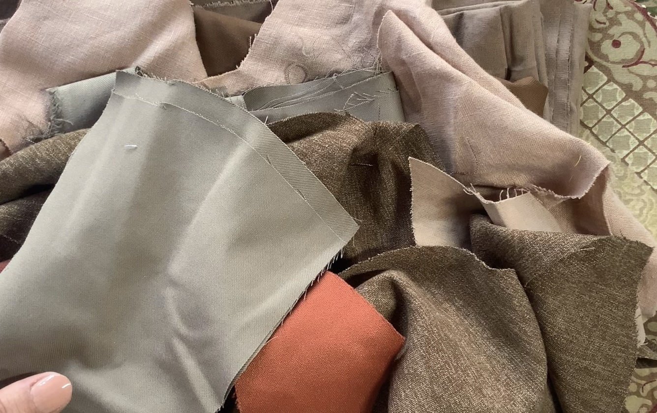 Для НАЧИНАЮЩИХ ! Замечательная идея из ненужных и невзрачных обрезков ткани! смотреть онлайн