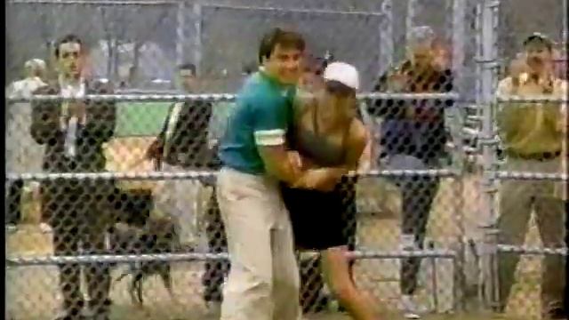 Central Park West - S01E01 - Stephanie and the Wolves смотреть онлайн