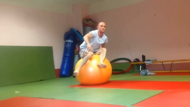 Упражнение для борцов на фитболе   Exercises For Wrestlers Of Fitball