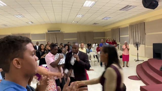 PASTOR RAMON ARIAS BENDICEME AHORA CORO PENTECOSTAL BAJO EL FUEGO смотреть онлайн