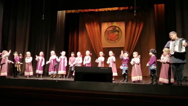 "Зарёвские гостёбы", 1 место образцовый ансамбль "Калинушка" младшая группа. 06.11.22 смотреть онлайн