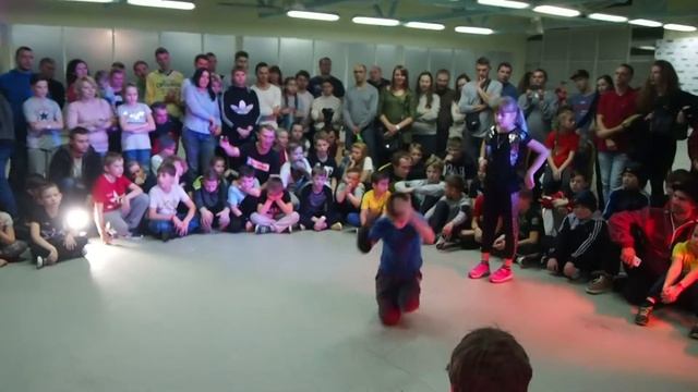 bboy Борис vs Мини-Маха, 1/4, GROOVY TOWN 2017, Орёл смотреть онлайн