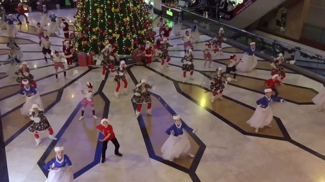 Новогодний флешмоб в Бишкек Парке. Декабрь 2017. смотреть онлайн