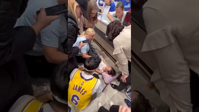 Ребенку СТАЛО ПЛОХО на концерте ХАБИБА! смотреть онлайн