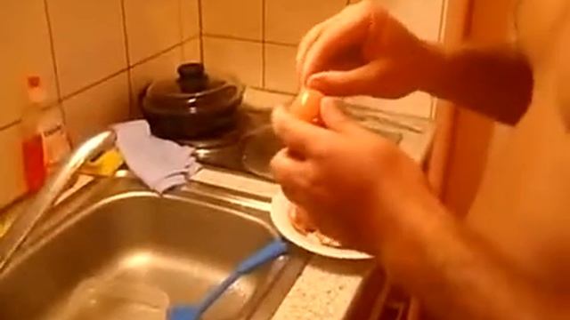 БЫСТРО ПОЧИСТИТЬ ЯЙЦО. смотреть онлайн