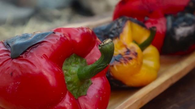 Паста с соусом из жареного перца и анчоусов. Это фантастика! смотреть онлайн