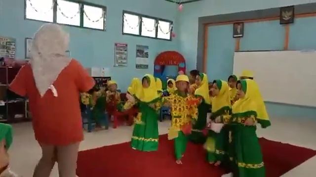 Tari ampar ampar pisang смотреть онлайн