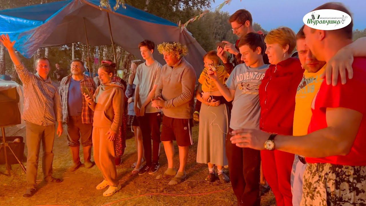 Ночь по улицам пошла Звездной поступью цариц Слов и чисел простота У небесного моста смотреть онлайн